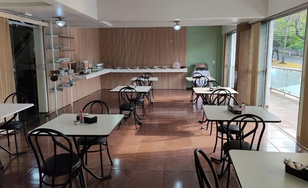 Hotel Lawrence Foz do Iguaçu Zewnętrze zdjęcie
